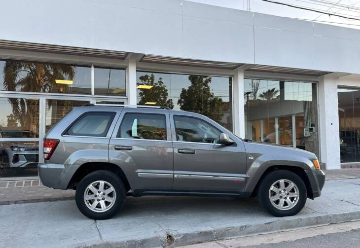 JEEP GRAND CHEROKEE LIMITED 4.7 V8 A/T 4x4 año 2008 MAGNIFICA! Acércate a ORIO HNOS, SAN GENARO, concesionario oficial JMC, ISUZU, KAMA Camiones - Imagen 2