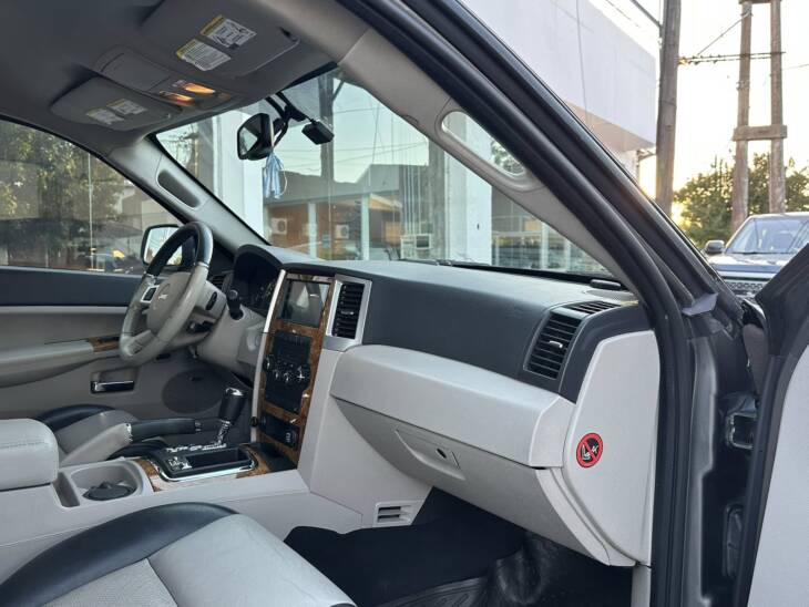 JEEP GRAND CHEROKEE LIMITED 4.7 V8 A/T 4x4 año 2008 MAGNIFICA! Acércate a ORIO HNOS, SAN GENARO, concesionario oficial JMC, ISUZU, KAMA Camiones - Imagen 11