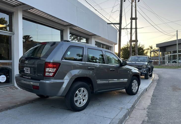 JEEP GRAND CHEROKEE LIMITED 4.7 V8 A/T 4x4 año 2008 MAGNIFICA! Acércate a ORIO HNOS, SAN GENARO, concesionario oficial JMC, ISUZU, KAMA Camiones - Imagen 3