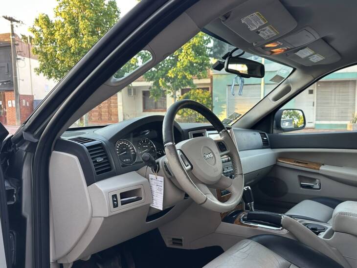 JEEP GRAND CHEROKEE LIMITED 4.7 V8 A/T 4x4 año 2008 MAGNIFICA! Acércate a ORIO HNOS, SAN GENARO, concesionario oficial JMC, ISUZU, KAMA Camiones - Imagen 10