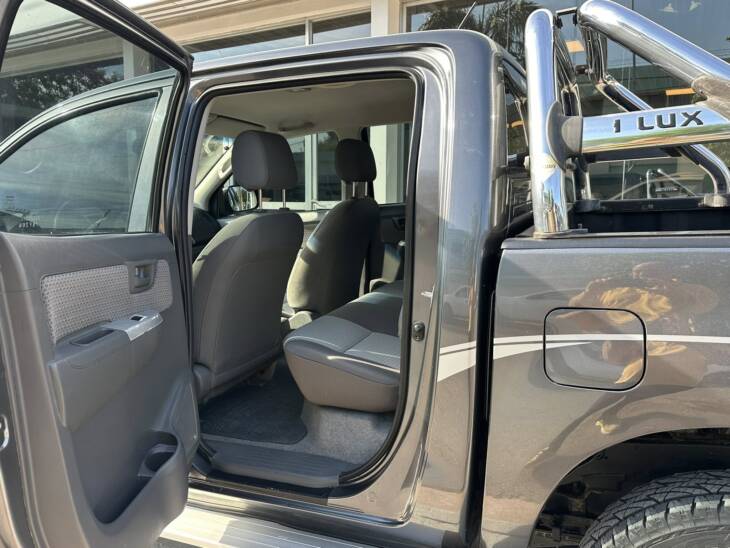 HILUX D/CABINA 2.5 TDI DX PACK 4x4 año 2015 impecable! Financia Bco. Santander. Acércate a ORIO HNOS, SAN GENARO, concesionario oficial SHINERAY, DOMY Utilitarios - Imagen 12
