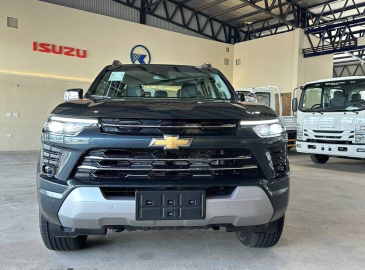 CHEVROLET S10 D/C 2.8 TDI A/T LTZ 4x4 0Km My2025 gris aegean. DISPONIBLE! Financia Bco. Santander. Acércate a ORIO HNOS, SAN GENARO, concesionario oficial JMC, ISUZU, KAMA Camiones - Imagen 2