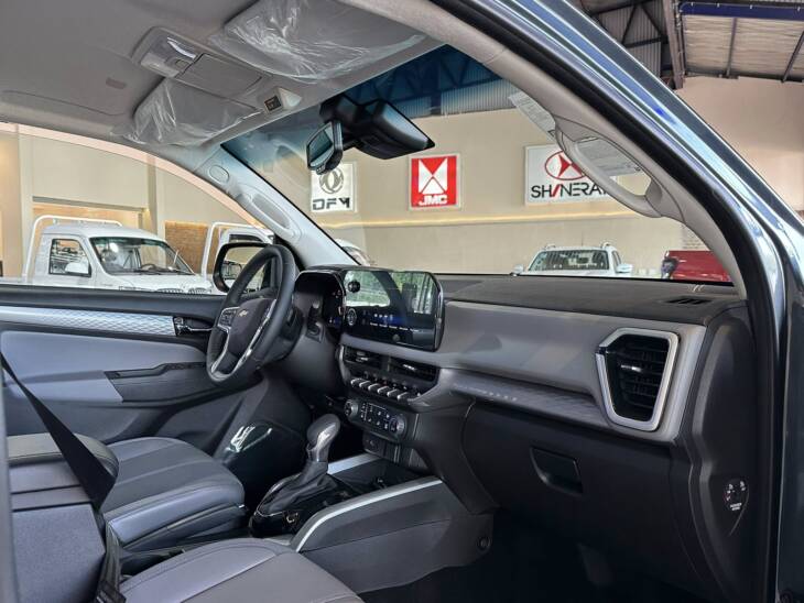 CHEVROLET S10 D/C 2.8 TDI A/T LTZ 4x4 0Km My2025 gris aegean. DISPONIBLE! Financia Bco. Santander. Acércate a ORIO HNOS, SAN GENARO, concesionario oficial JMC, ISUZU, KAMA Camiones - Imagen 8