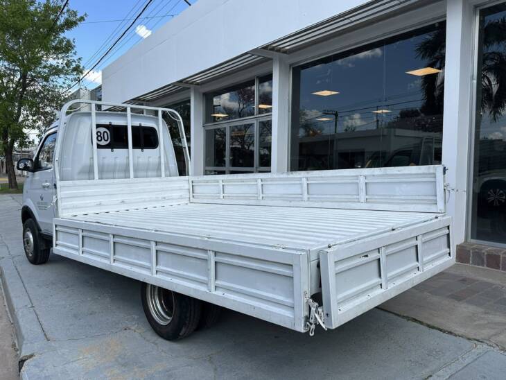 SHINERAY T 30 C/ SIMPLE CHASIS con DUALES p/2Ton. año 2021, blanco. con 26.000Km. Financia Bco. Santander. Acércate a ORIO HNOS, SAN GENARO, concesionario oficial SHINERAY, DOMY Utilitarios - Imagen 4