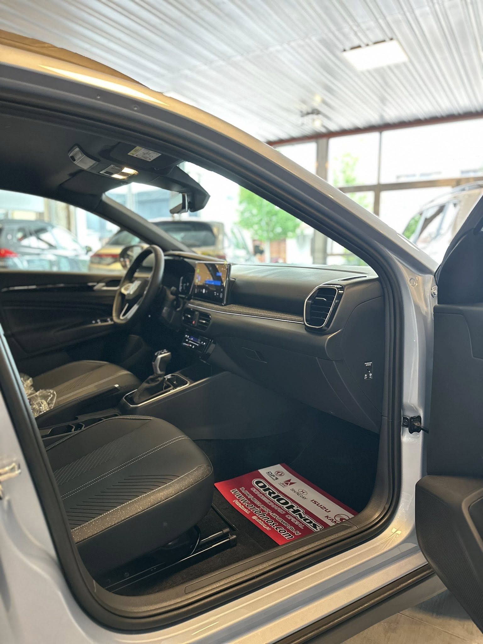 TERA 170 TSI HIGH 0Km My2025 gris alba. Financia Bco. Santander. Acércate a ORIO HNOS, SAN GENARO, concesionario oficial JMC, ISUZU, KAMA Camiones - Imagen 12