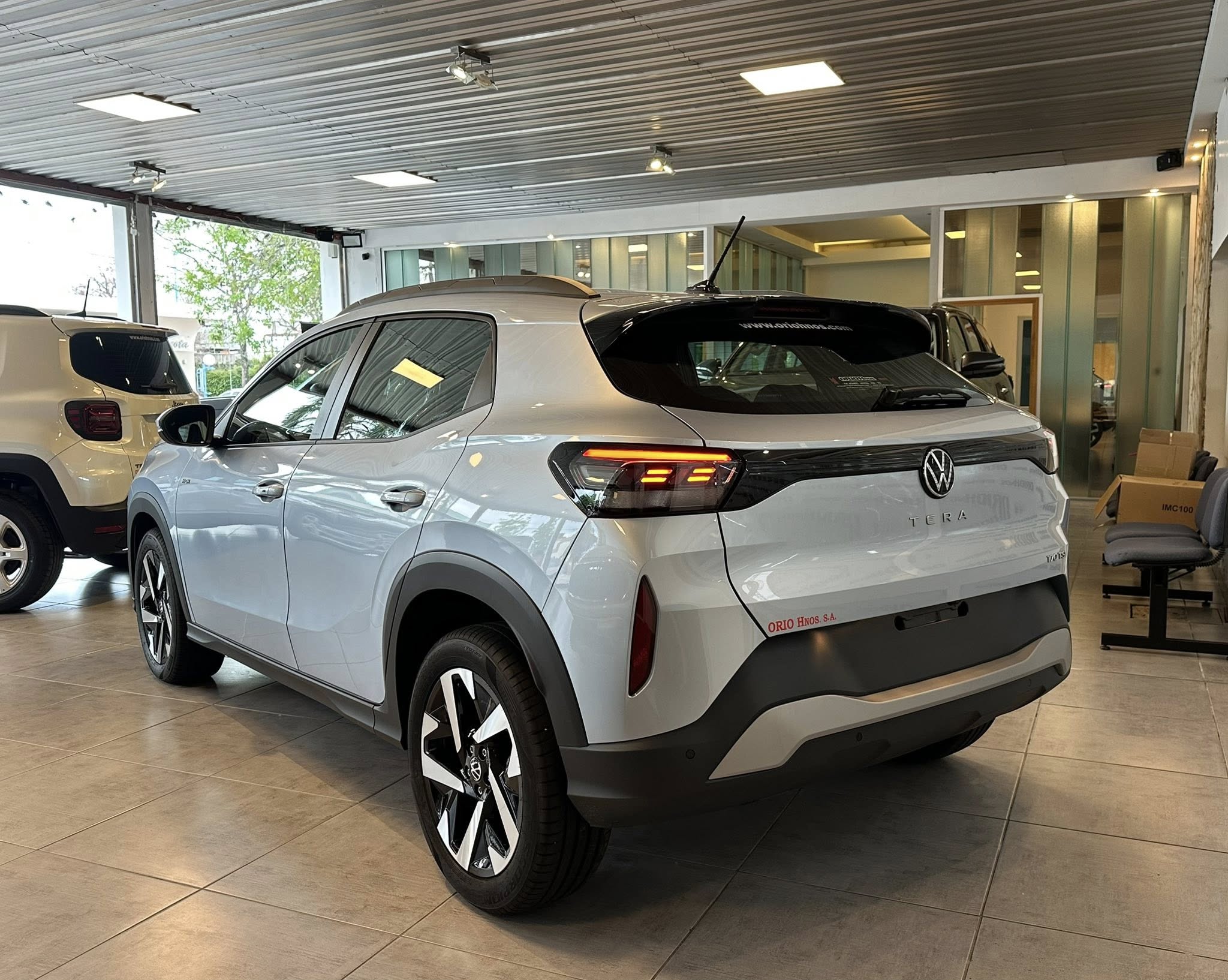 TERA 170 TSI HIGH 0Km My2025 gris alba. Financia Bco. Santander. Acércate a ORIO HNOS, SAN GENARO, concesionario oficial JMC, ISUZU, KAMA Camiones - Imagen 4