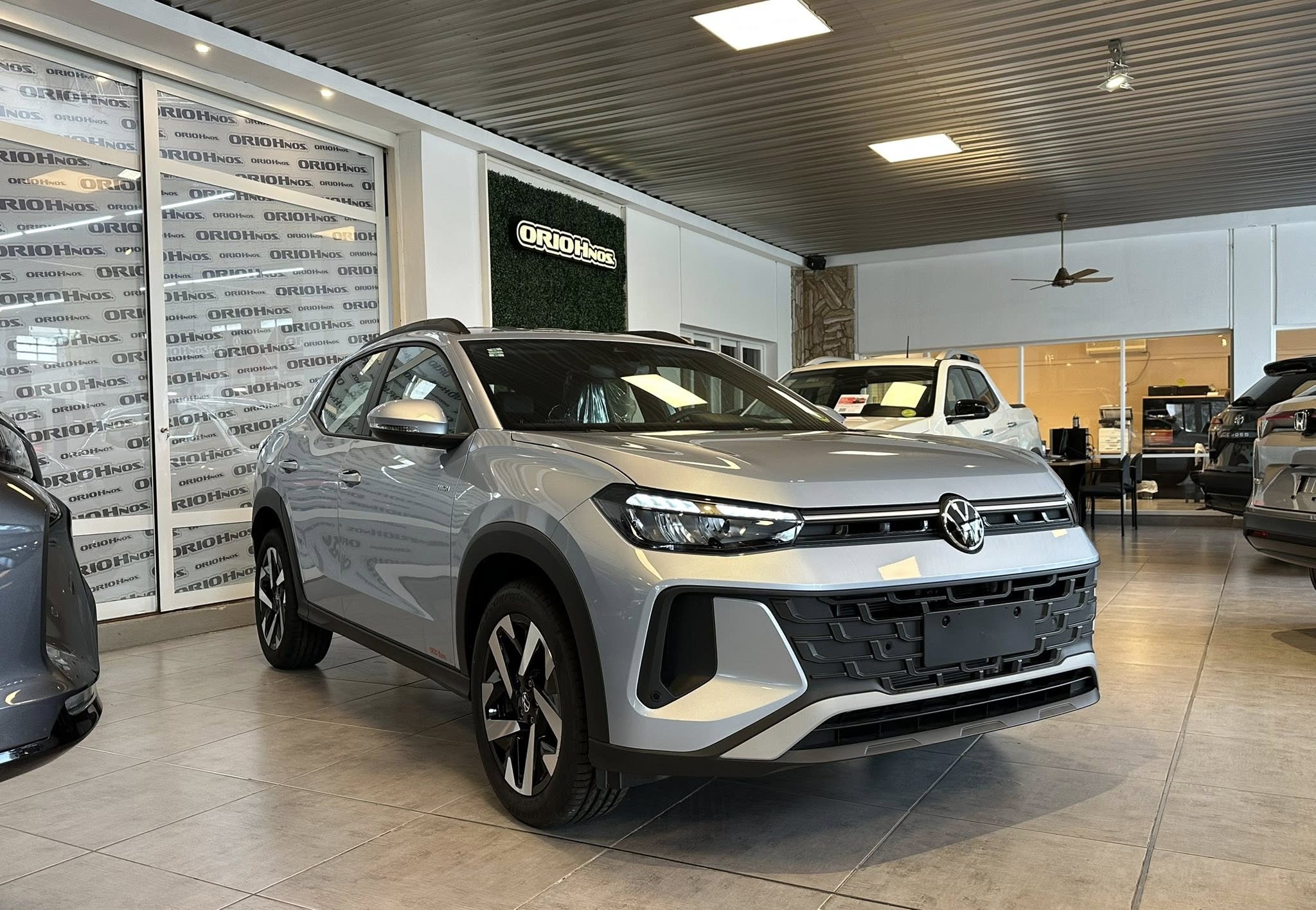 TERA 170 TSI HIGH 0Km My2025 gris alba. Financia Bco. Santander. Acércate a ORIO HNOS, SAN GENARO, concesionario oficial JMC, ISUZU, KAMA Camiones