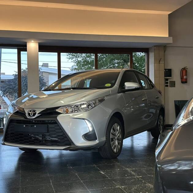 YARIS 5 PUERTAS CVT XS 0Km My2025. Financia Bco. Santander. Acércate a ORIO HNOS, SAN GENARO, concesionario oficial JMC, ISUZU, KAMA Camiones