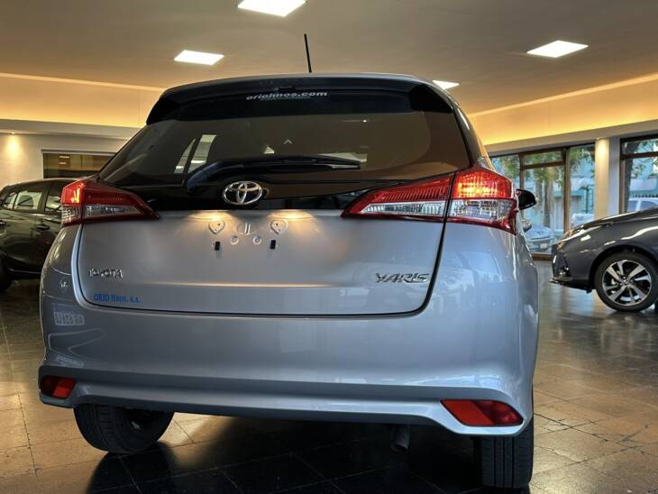 YARIS 5 PUERTAS CVT XS 0Km My2025. Financia Bco. Santander. Acércate a ORIO HNOS, SAN GENARO, concesionario oficial JMC, ISUZU, KAMA Camiones - Imagen 2