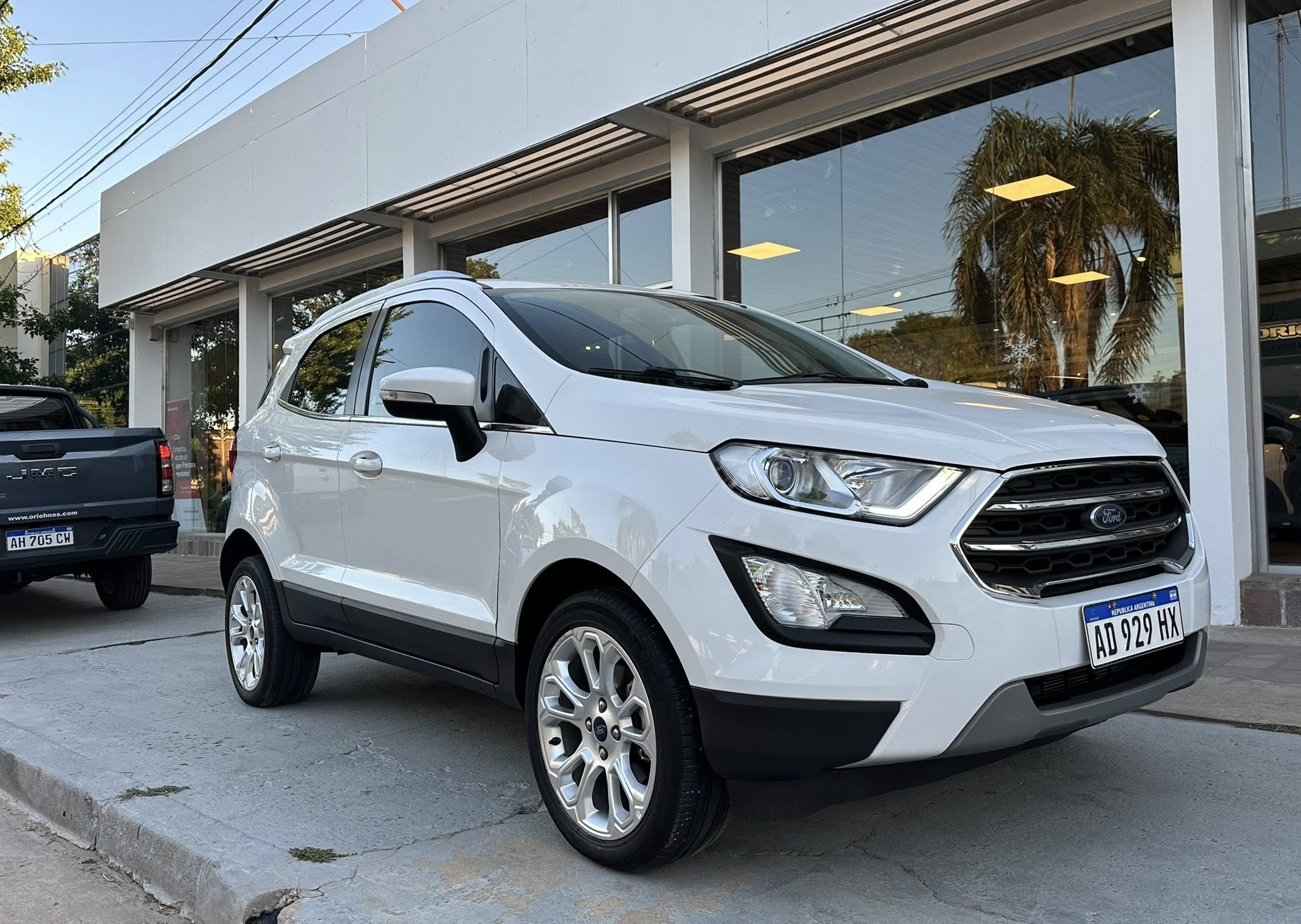 ECOSPORT TITANIUM 1.5 NAFTA A/T año 2019 con 45.000Km. UNICA!! Financia Bco. Santander. Acércate a ORIO HNOS, SAN GENARO, concesionario oficial JMC, ISUZU, KAMA Camiones