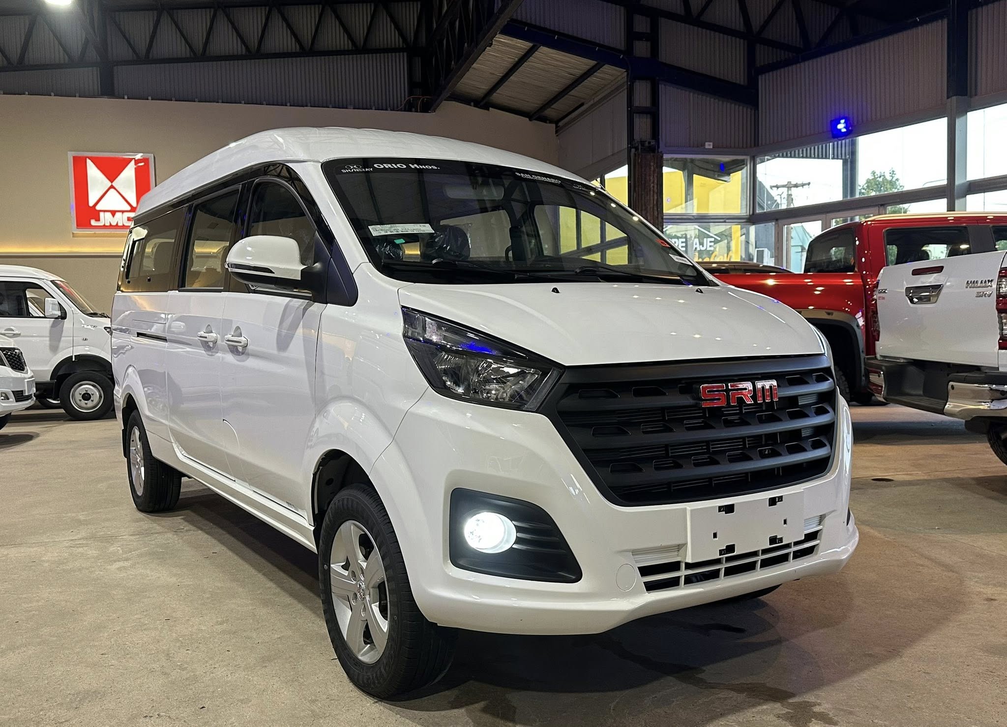 SHINERAY SRM M7 2.0 Nafta Manual 9 Pasajeros 0Km My2026 DISPONIBLE! Financia Bco. Santander. Acércate a ORIO HNOS, SAN GENARO, concesionario oficial SHINERAY, DOMY Utilitarios - Imagen 18