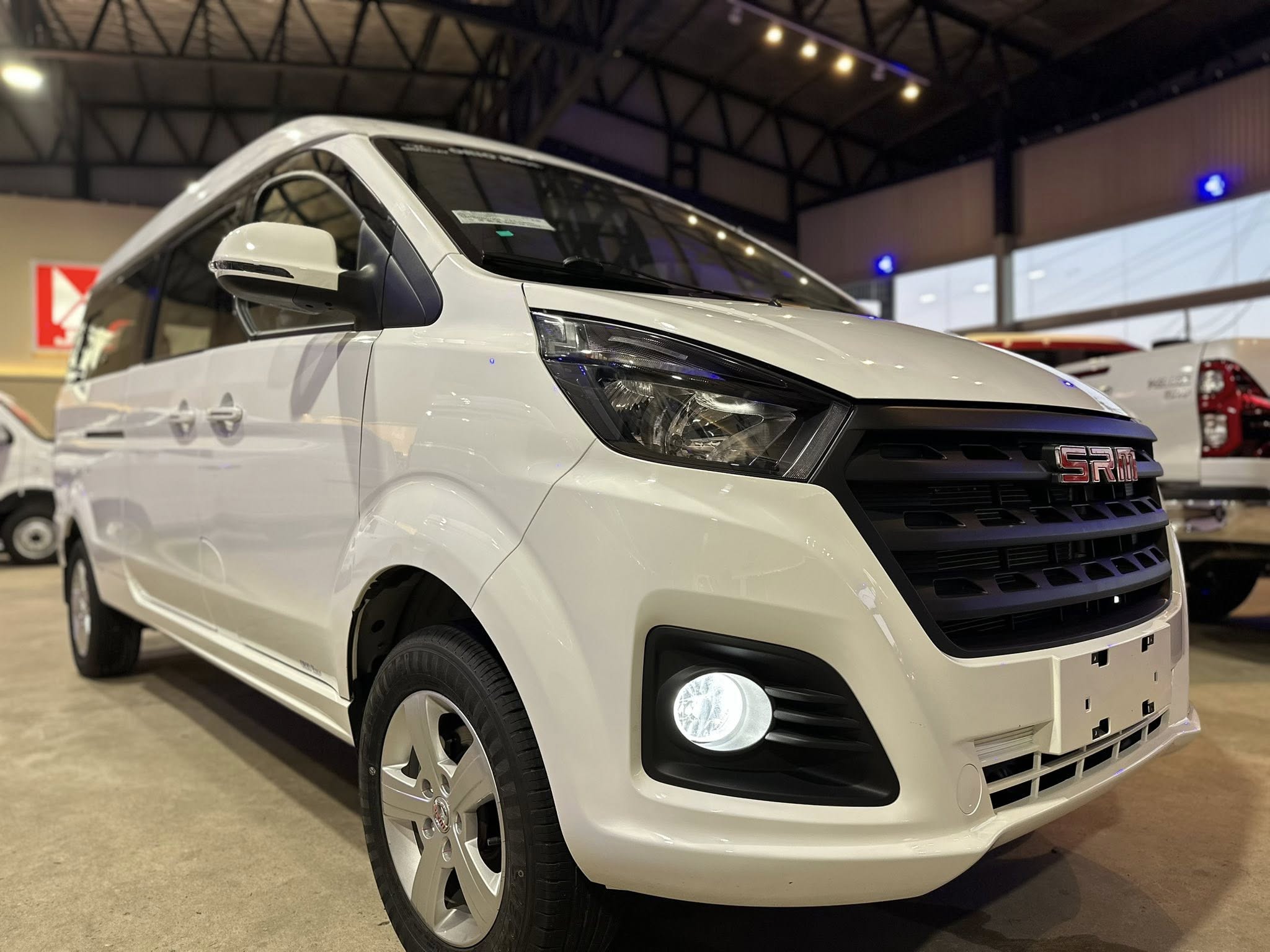 SHINERAY SRM M7 2.0 Nafta Manual 9 Pasajeros 0Km My2026 DISPONIBLE! Financia Bco. Santander. Acércate a ORIO HNOS, SAN GENARO, concesionario oficial SHINERAY, DOMY Utilitarios - Imagen 21