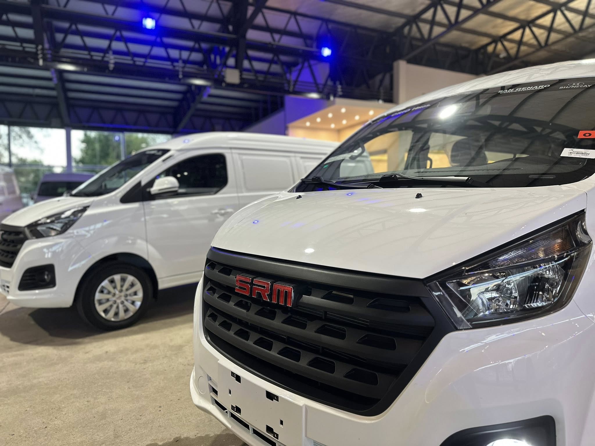 SHINERAY SRM M7 2.0 Nafta Manual 9 Pasajeros 0Km My2026 DISPONIBLE! Financia Bco. Santander. Acércate a ORIO HNOS, SAN GENARO, concesionario oficial SHINERAY, DOMY Utilitarios - Imagen 20