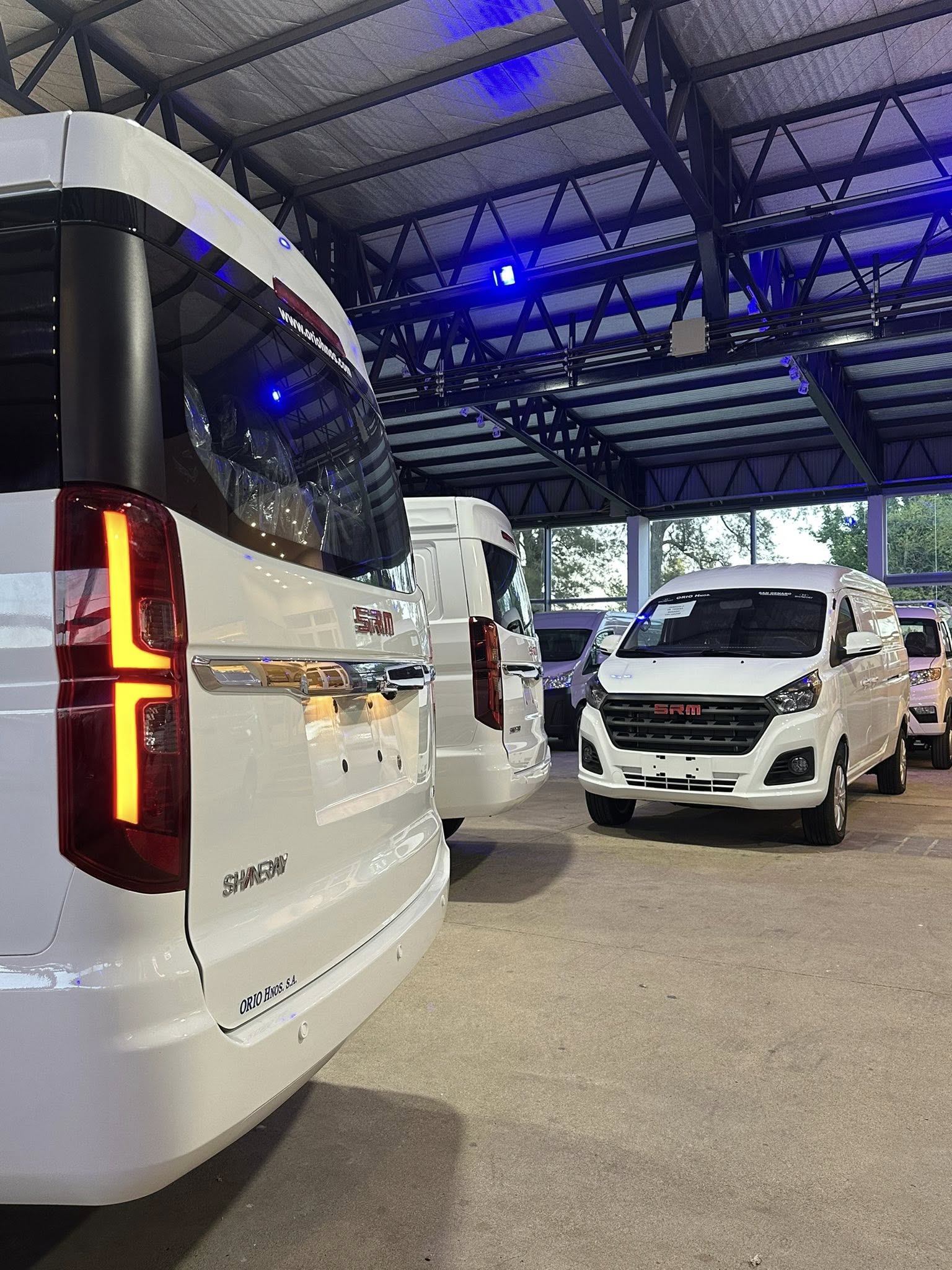 SHINERAY SRM M7 2.0 Nafta Manual 9 Pasajeros 0Km My2026 DISPONIBLE! Financia Bco. Santander. Acércate a ORIO HNOS, SAN GENARO, concesionario oficial SHINERAY, DOMY Utilitarios - Imagen 15