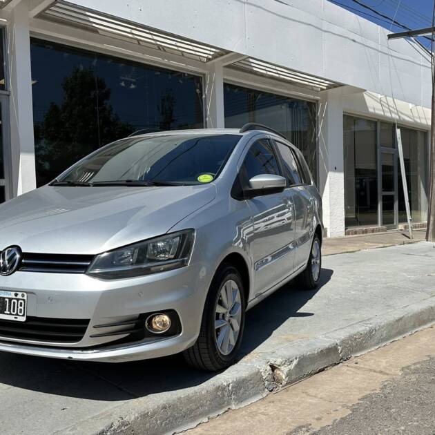 VW SURAN 1.6 HIGHLINE I MOTION año 2015 IMPECABLE! Financia Bco. Santander. Acércate a ORIO HNOS, SAN GENARO, concesionario oficial JMC, ISUZU, KAMA Camiones