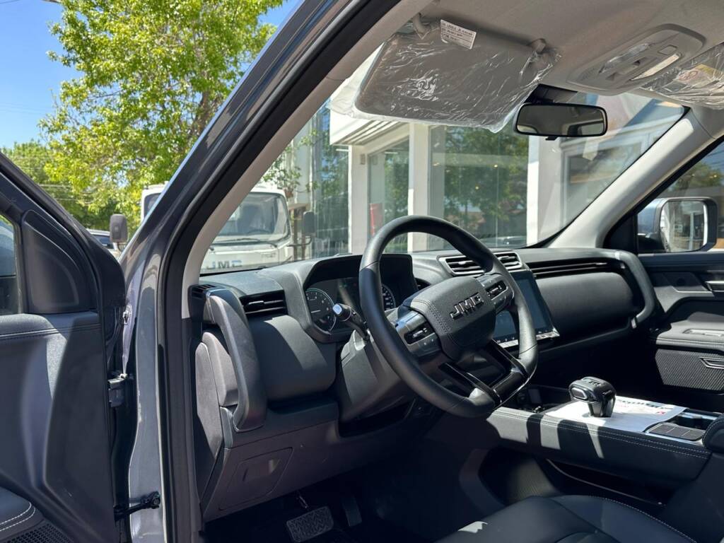 WhatsApp Image 2025-11-25 at 15.45.24 (2)