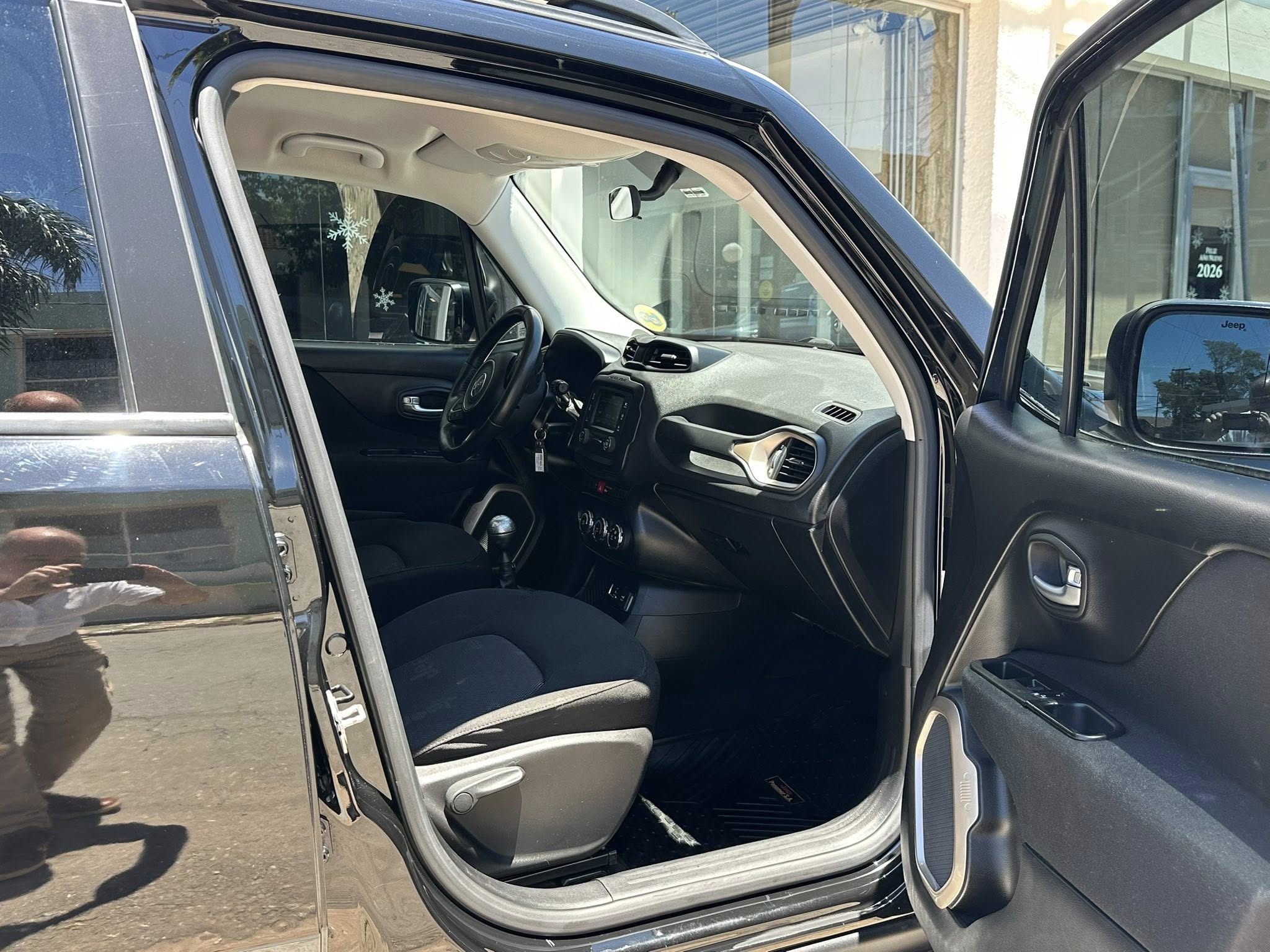 RENEGADE 1.8 NAFTA MANUAL SPORT año 2016 IMPECABLE! Financia Bco. Santander. Acércate a ORIO HNOS, SAN GENARO, concesionario oficial JMC, ISUZU, KAMA Camiones - Imagen 12