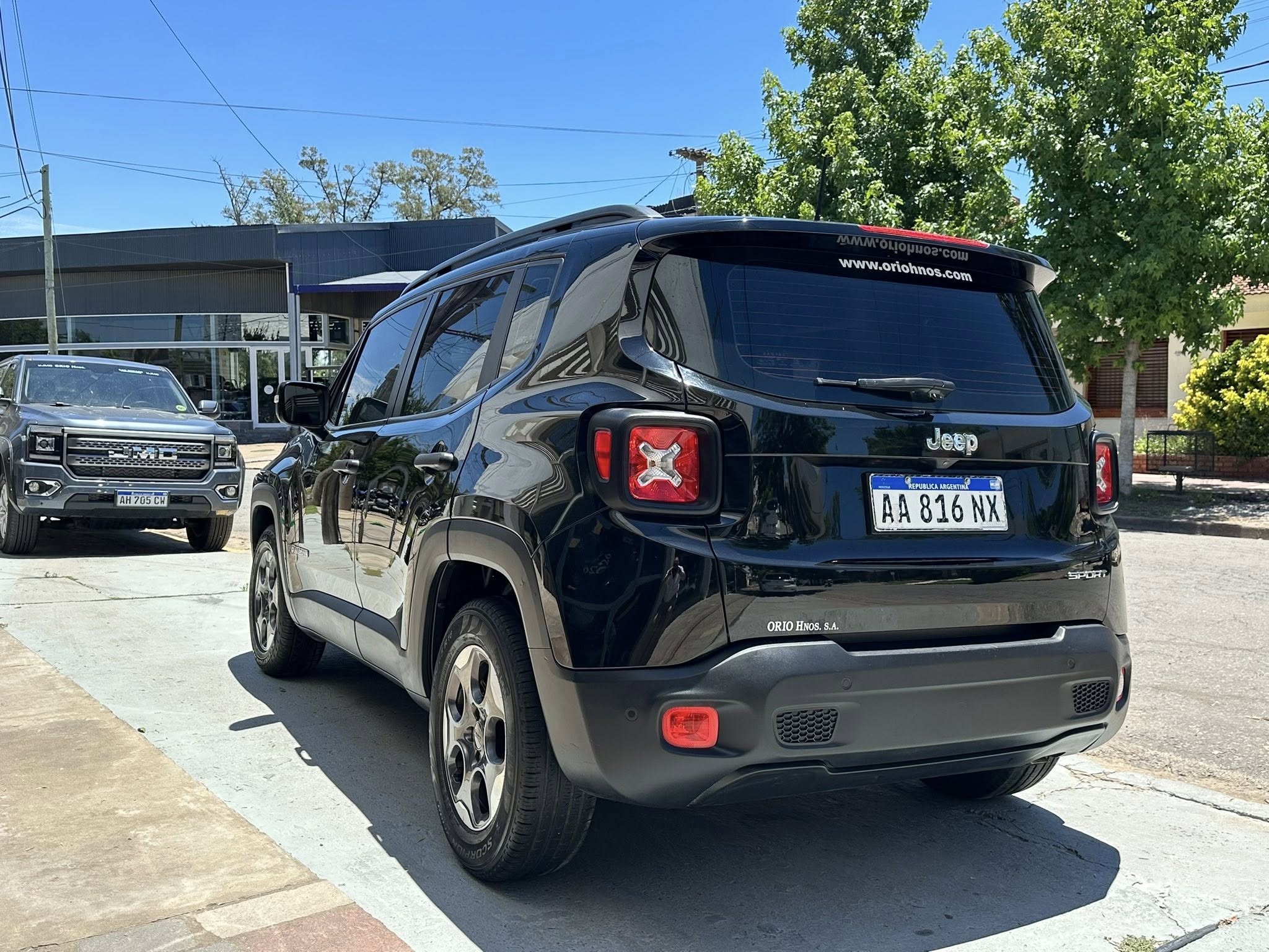 RENEGADE 1.8 NAFTA MANUAL SPORT año 2016 IMPECABLE! Financia Bco. Santander. Acércate a ORIO HNOS, SAN GENARO, concesionario oficial JMC, ISUZU, KAMA Camiones - Imagen 4