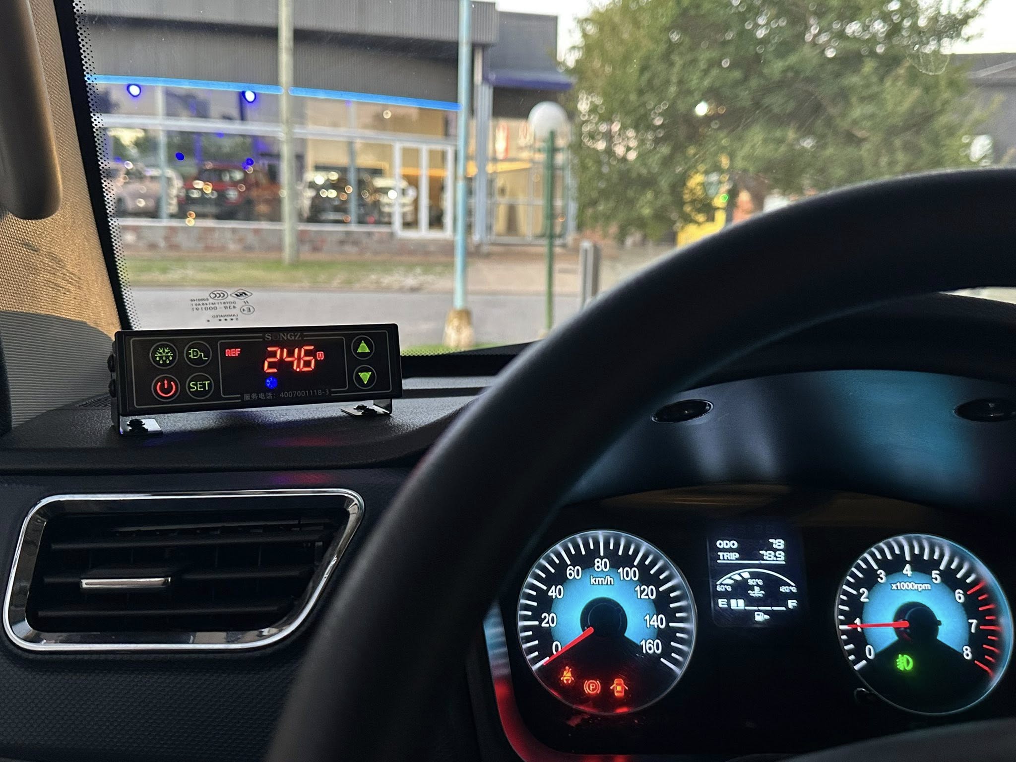 SHINERAY T30 C/S CHASIS con DUALES con FURGON REFRIGERADO -18° para 2 Toneladas 0km My2026 DISPONIBLES!! Financia Bco. Santander. Acércate a ORIO HNOS, SAN GENARO, concesionario oficial JMC, ISUZU, KAMA, LANDKING Camiones - Imagen 12