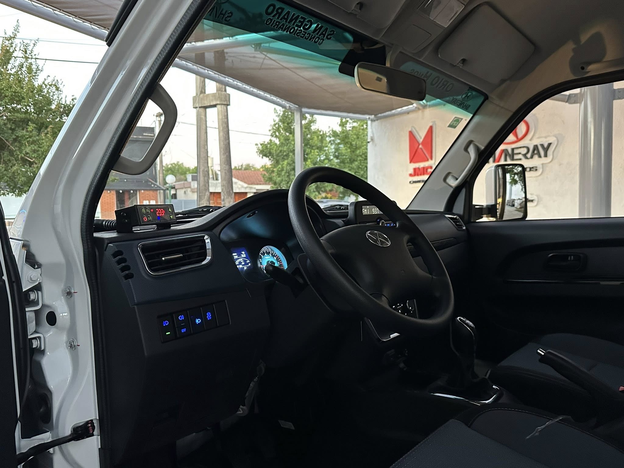 SHINERAY T30 C/S CHASIS con DUALES con FURGON REFRIGERADO -18° para 2 Toneladas 0km My2026 DISPONIBLES!! Financia Bco. Santander. Acércate a ORIO HNOS, SAN GENARO, concesionario oficial JMC, ISUZU, KAMA, LANDKING Camiones - Imagen 10