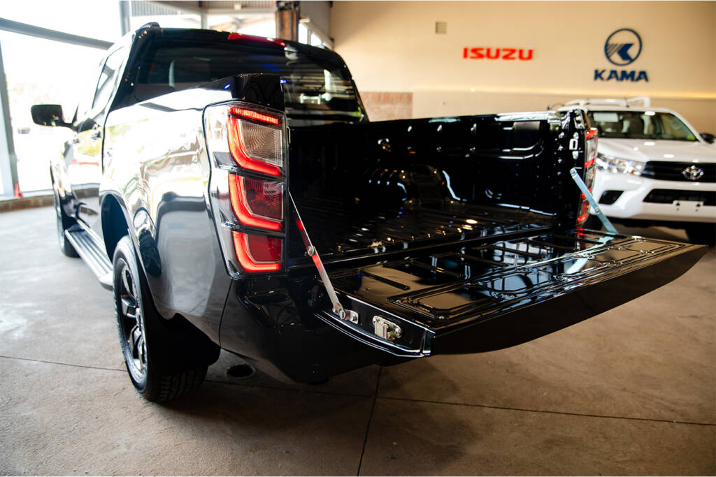 DMAX.jpg_0007__DSC1475