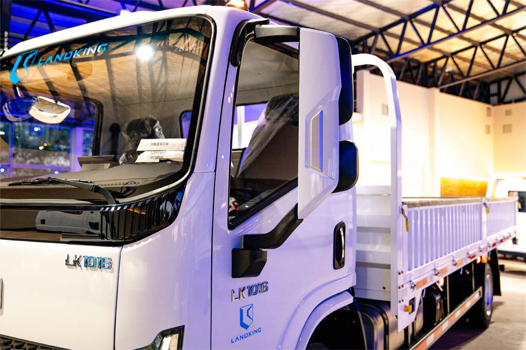 _DSC4734_0013__DSC4757