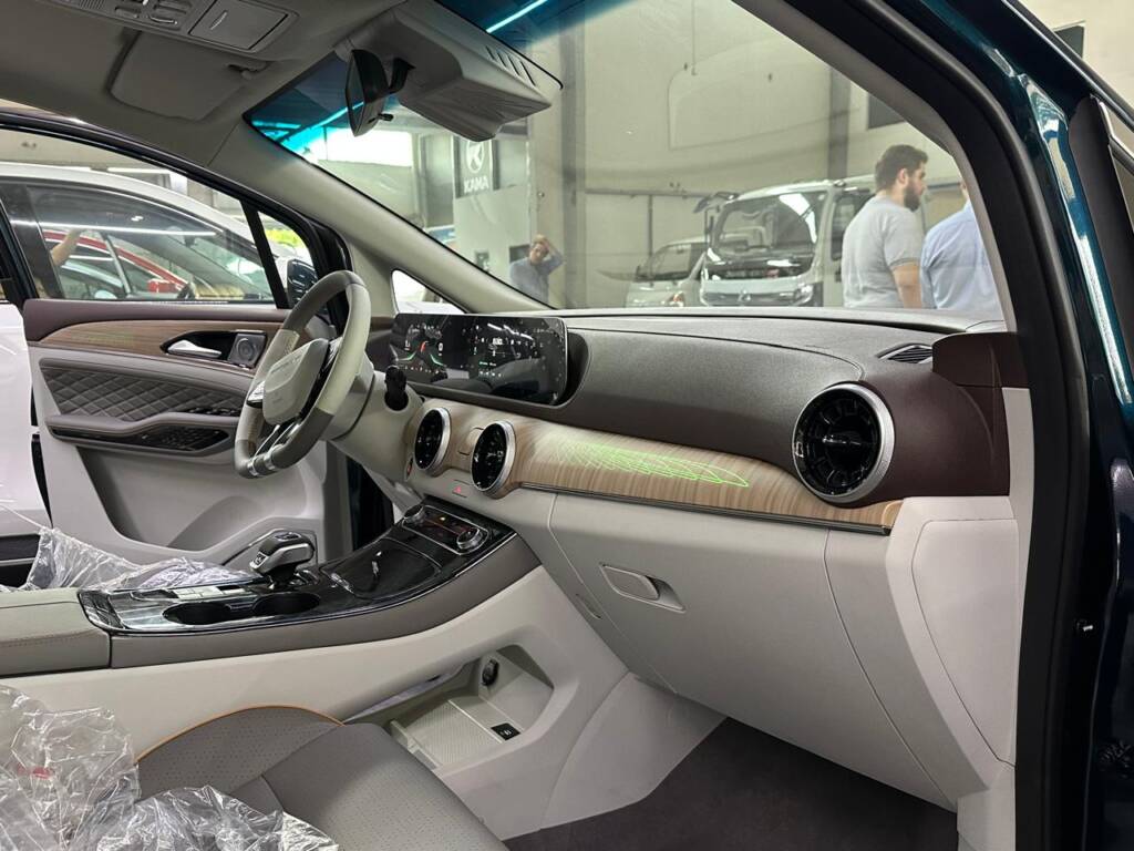 WhatsApp Image 2025-12-16 at 16.29.05 (4)