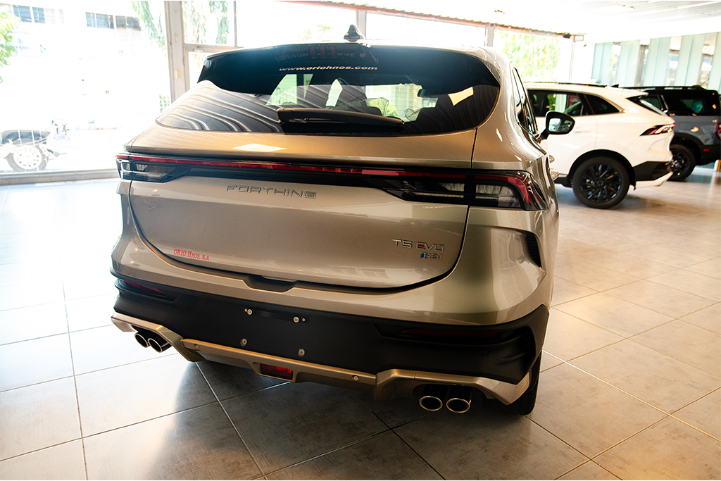 YAO_3188-scaled.jpg_0000_YAO_2550-scaled-1-1024x683.jpg_0010__DSC0833