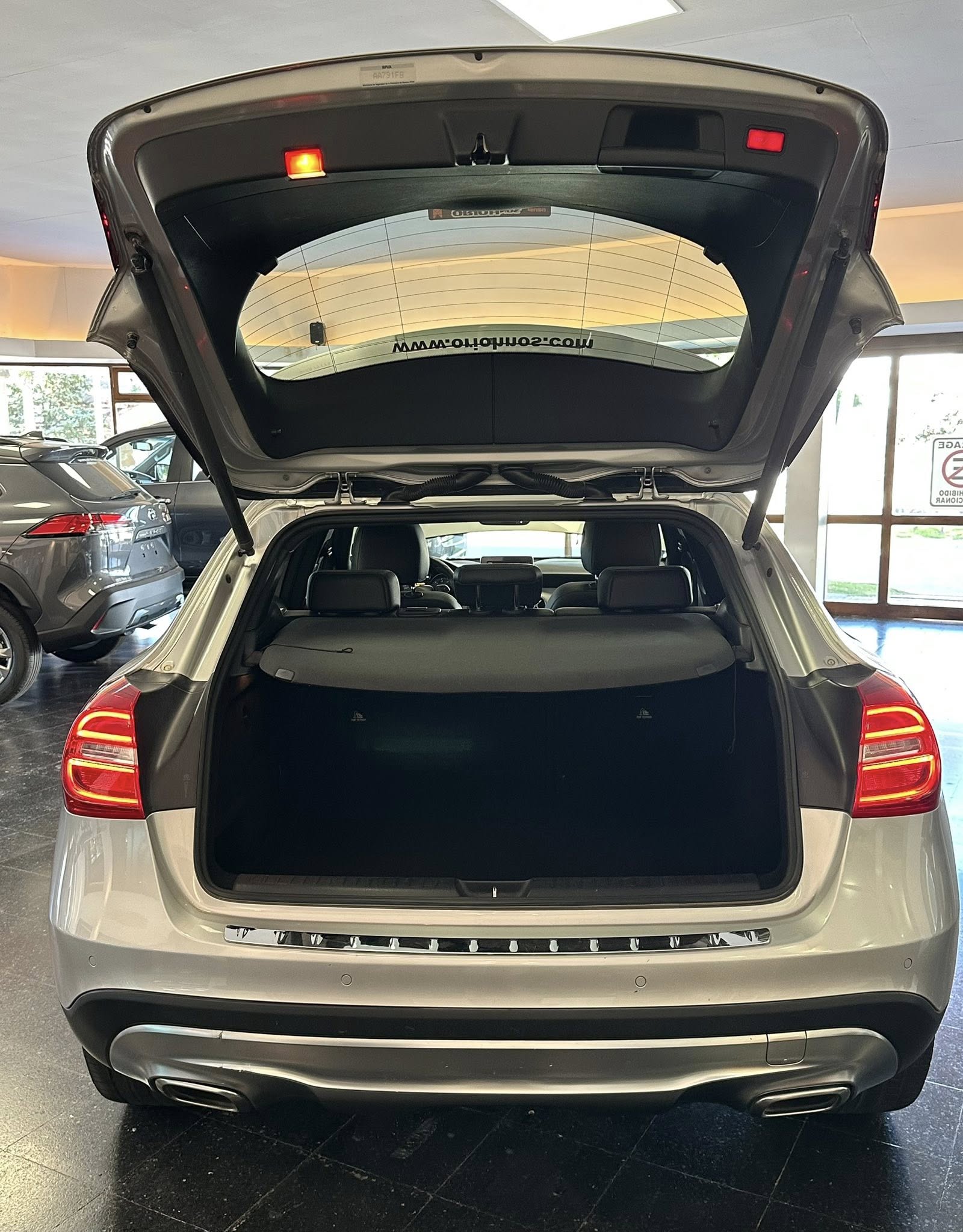 MERCEDES BENZ GLA 200 A/T año 2016 IMPECABLE!! Financia Bco. Santander. Acércate a ORIO HNOS, SAN GENARO, concesionario oficial FORTHING suv - Imagen 14