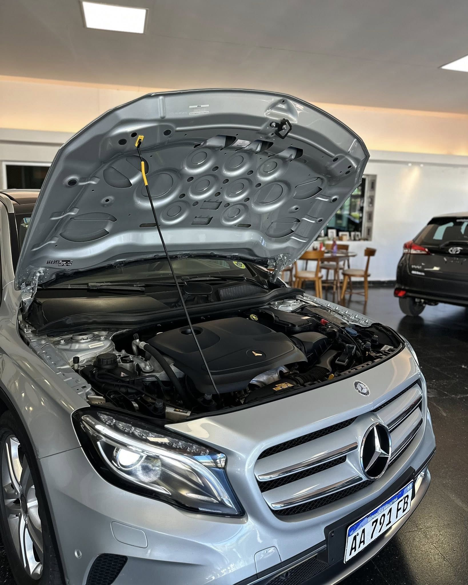 MERCEDES BENZ GLA 200 A/T año 2016 IMPECABLE!! Financia Bco. Santander. Acércate a ORIO HNOS, SAN GENARO, concesionario oficial FORTHING suv - Imagen 16