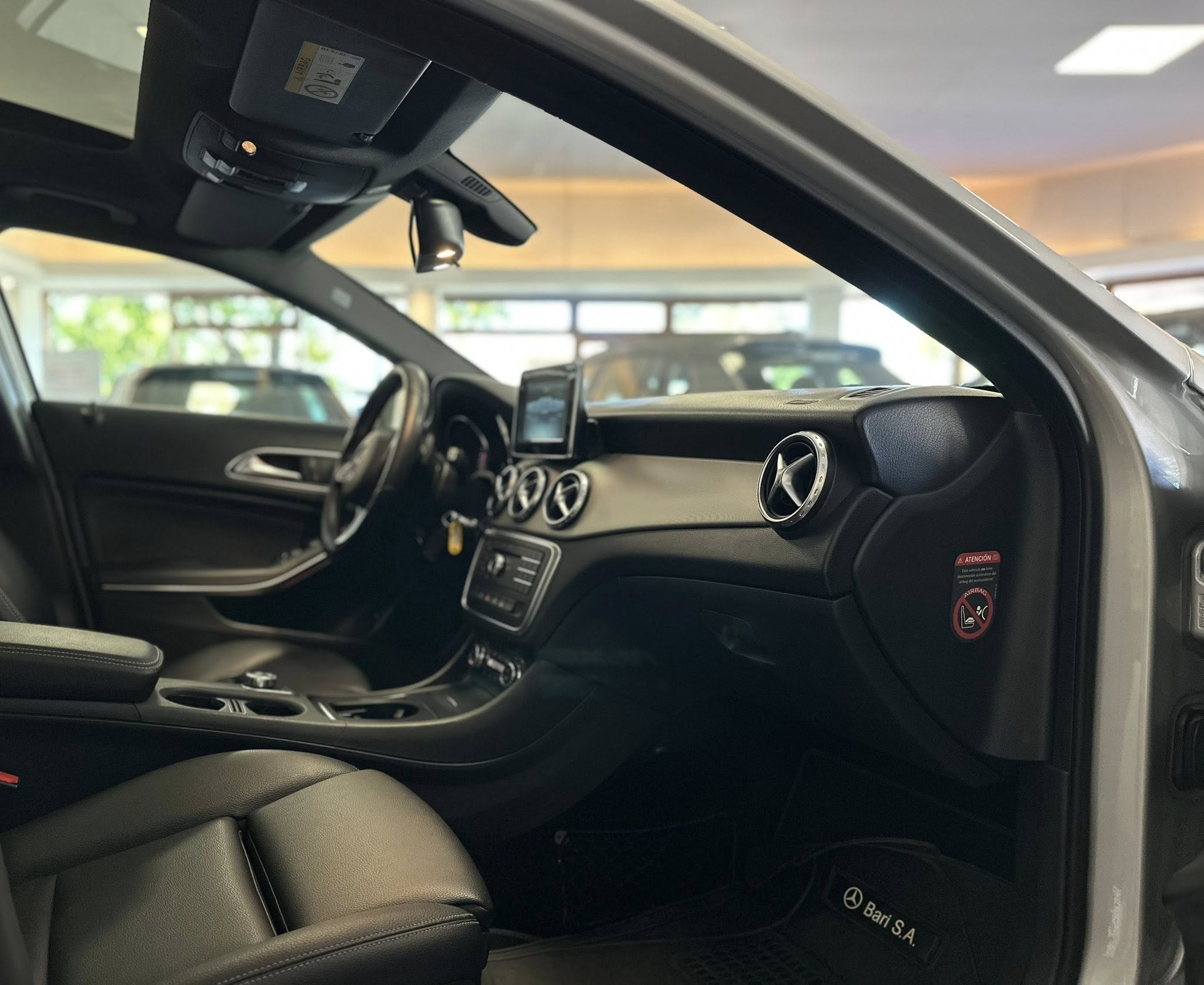 MERCEDES BENZ GLA 200 A/T año 2016 IMPECABLE!! Financia Bco. Santander. Acércate a ORIO HNOS, SAN GENARO, concesionario oficial FORTHING suv - Imagen 12