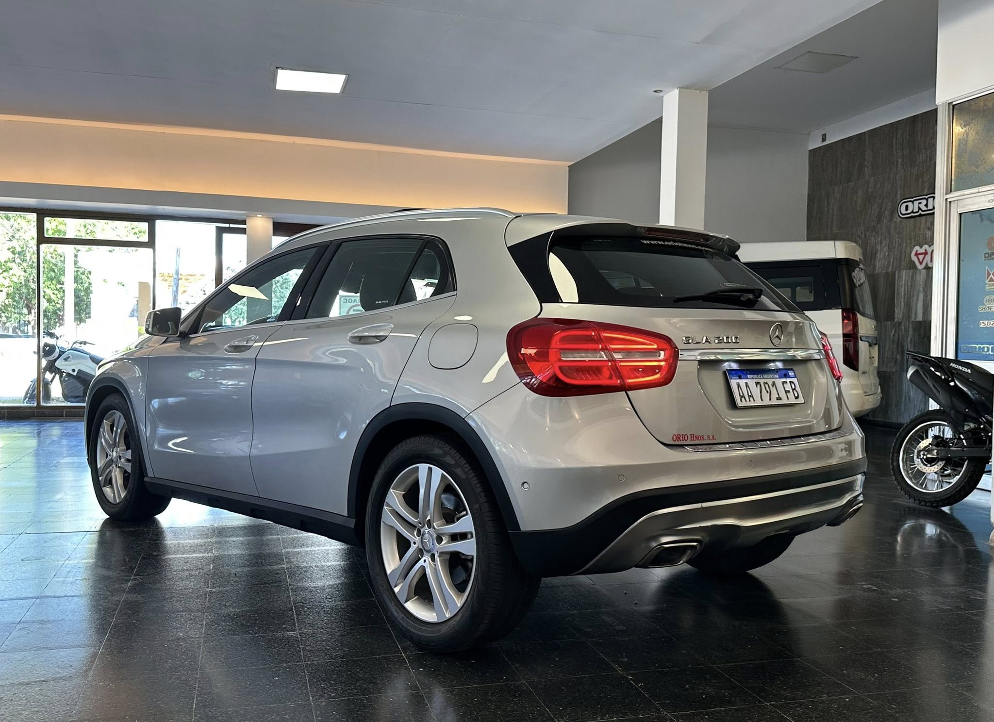 MERCEDES BENZ GLA 200 A/T año 2016 IMPECABLE!! Financia Bco. Santander. Acércate a ORIO HNOS, SAN GENARO, concesionario oficial FORTHING suv - Imagen 5