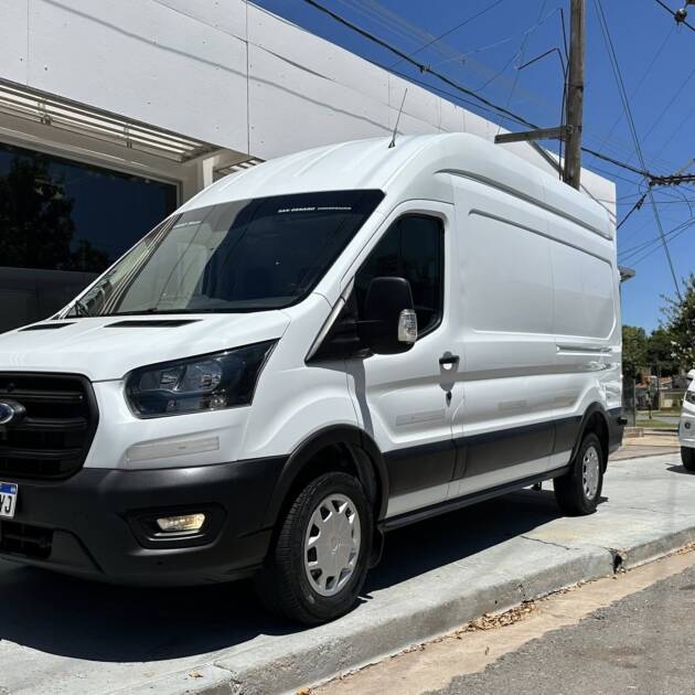 FORD TRANSIT 2.2 L 350L TECHO ELEVADO año 2021 IMPECABLE!! Financia Bco. Santander. Acércate a ORIO HNOS, SAN GENARO, concesionario oficial JMC, ISUZU, KAMA, LANDKING Camiones