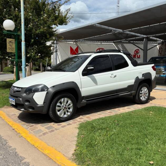 FIAT STRADA D/CABINA 3er PTA 1.6 NAFTA ADVENTURE LOCKER año 2018 con GNC, con 146.000Km. IMPECABLE! Financia Bco. Santander. Acércate a ORIO HNOS, SAN GENARO, concesionario oficial JMC, ISUZU, KAMA, LANDKING Camiones
