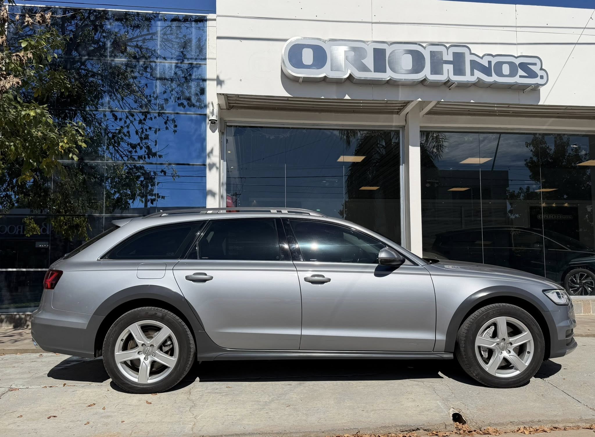 Audi A6 ALLROAD QUATTRO 3.0 TFSI año 2018, gris metalizado. con 176.000Km. Financia Bco. Santander. Acércate a ORIO HNOS, SAN GENARO, concesionario oficial JMC, ISUZU, KAMA, LANDKING Camiones - Imagen 10
