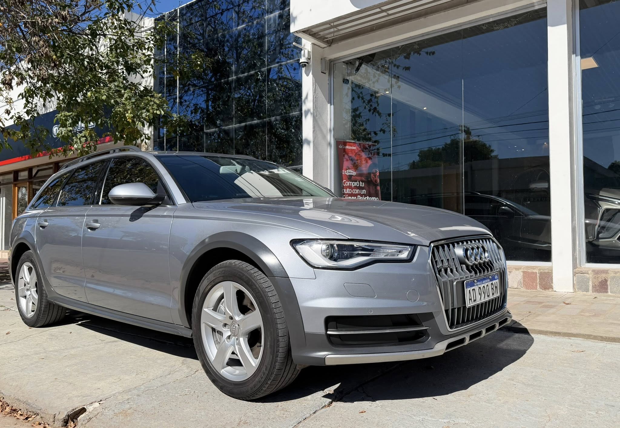 Audi A6 ALLROAD QUATTRO 3.0 TFSI año 2018, gris metalizado. con 176.000Km. Financia Bco. Santander. Acércate a ORIO HNOS, SAN GENARO, concesionario oficial JMC, ISUZU, KAMA, LANDKING Camiones