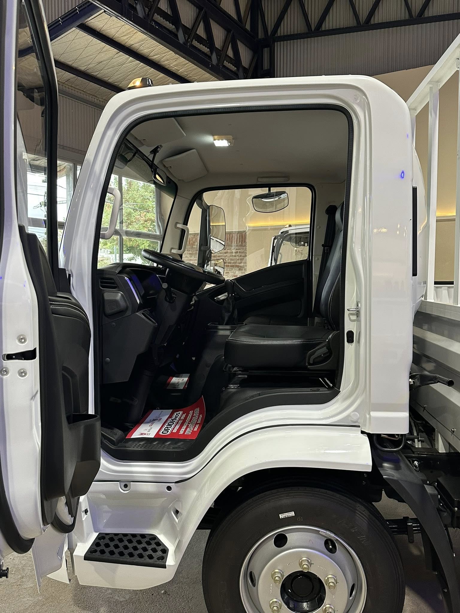 LANDKING LK 614 Motor WEICHAI 140cv 0Km. My2026 Para 3.8 Toneladas. Camión Liviano. Financia Bco. Santander. Acércate a ORIO HNOS, SAN GENARO, concesionario oficial JMC, ISUZU, KAMA, LANDKING Camiones - Imagen 8