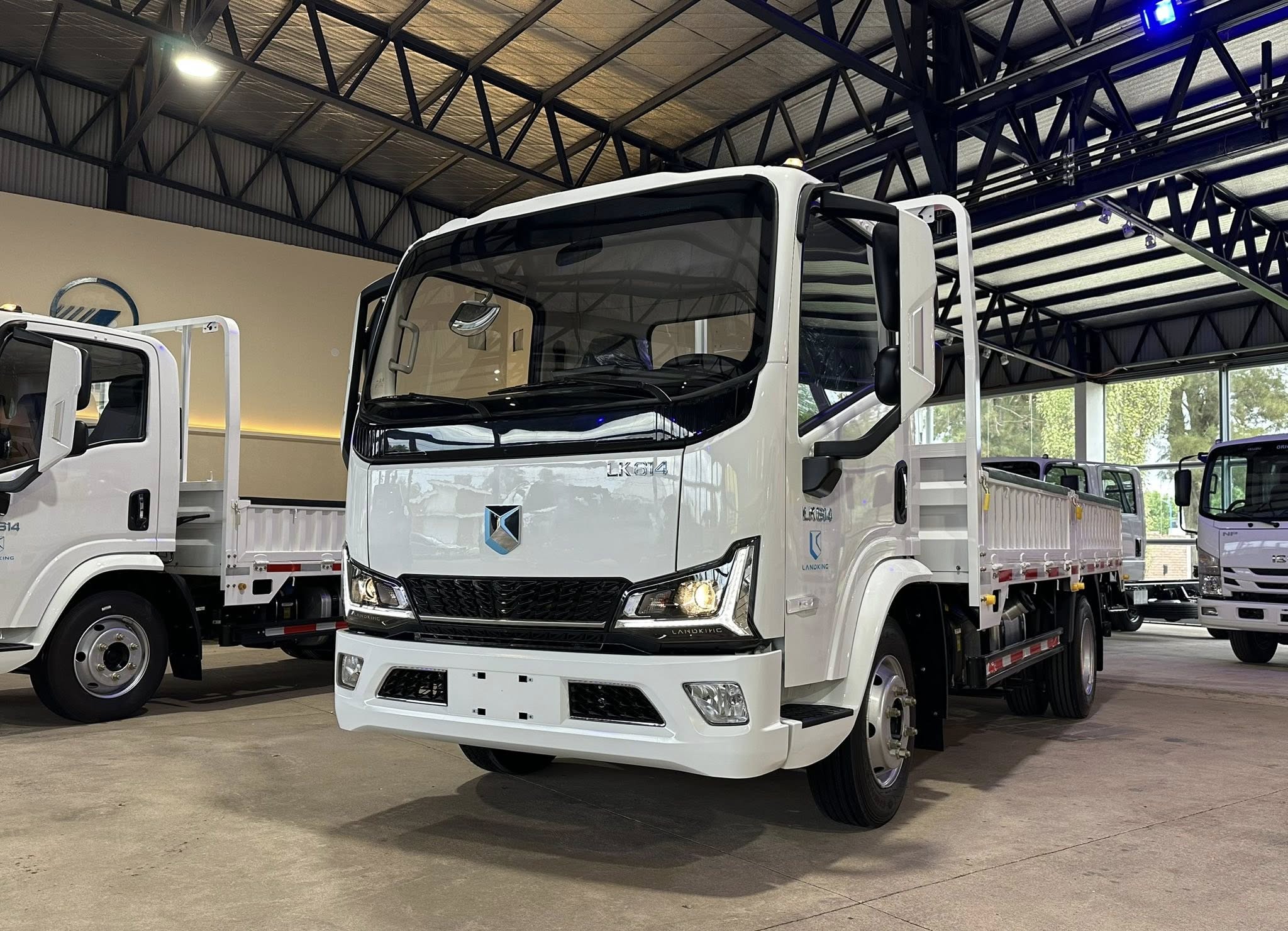 LANDKING LK 614 Motor WEICHAI 140cv 0Km. My2026 Para 3.8 Toneladas. Camión Liviano. Financia Bco. Santander. Acércate a ORIO HNOS, SAN GENARO, concesionario oficial JMC, ISUZU, KAMA, LANDKING Camiones