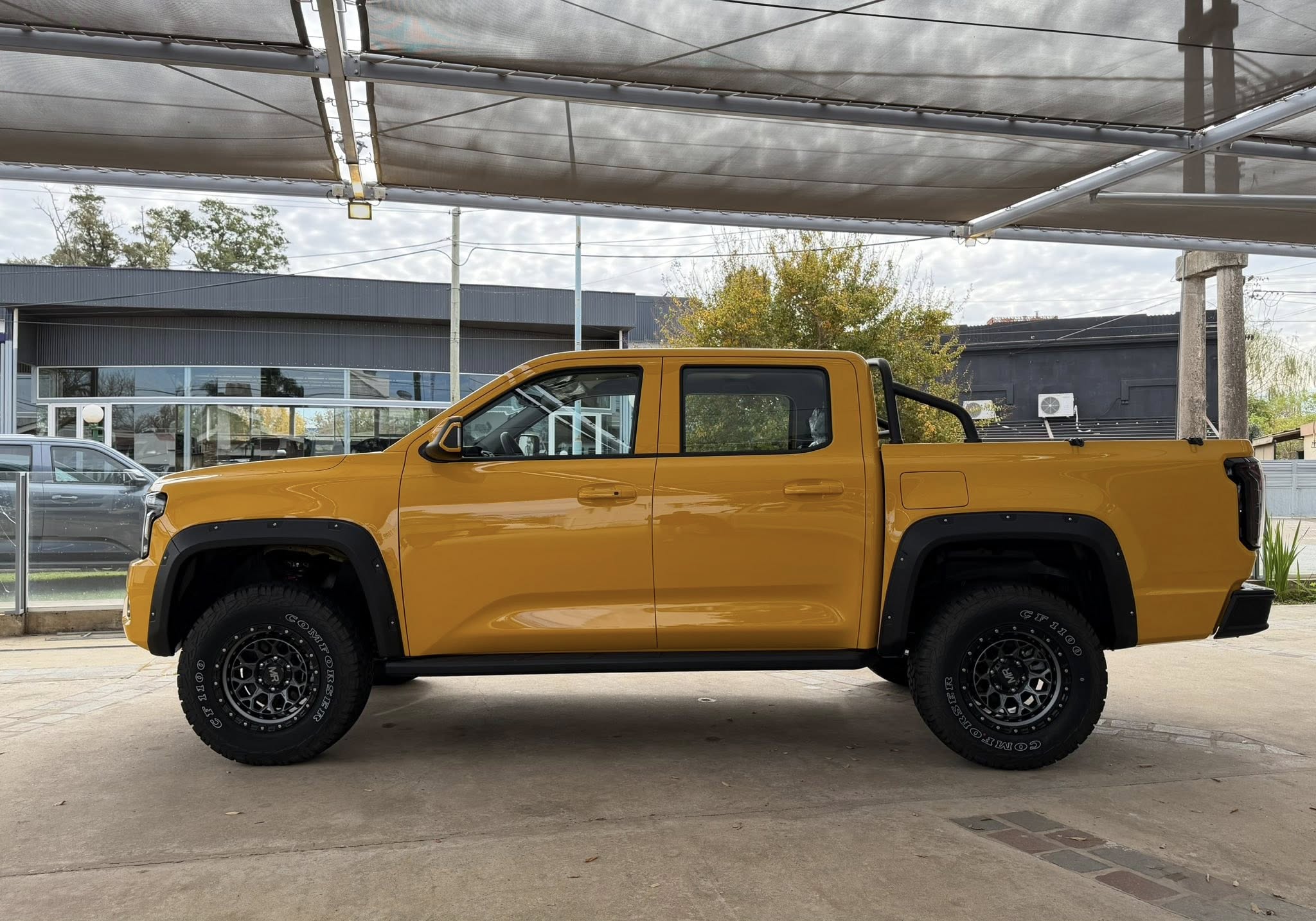 JMC GRAND AVENUE 2.3 NAFTA TURBO 242cv A/T GL 4x4 con SUSPENSIÓN REGULABLE y LLANTAS de DADAO. 0Km My2026 amarillo, versión especial. Financia Bco. Santander. Acércate a ORIO HNOS, SAN GENARO, concesionario oficial JMC, ISUZU, KAMA, LANDKING Camiones - Imagen 10