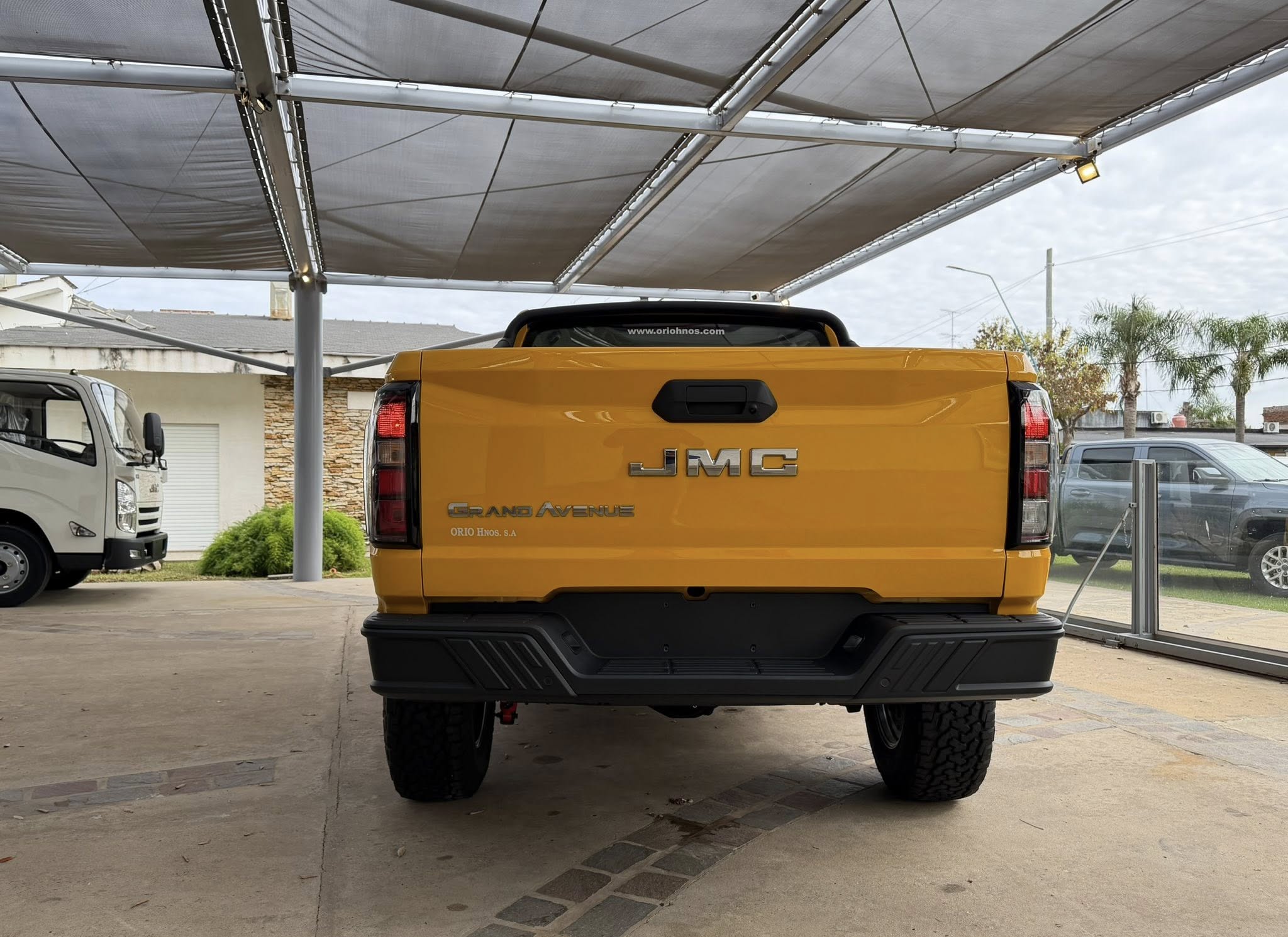 JMC GRAND AVENUE 2.3 NAFTA TURBO 242cv A/T GL 4x4 con SUSPENSIÓN REGULABLE y LLANTAS de DADAO. 0Km My2026 amarillo, versión especial. Financia Bco. Santander. Acércate a ORIO HNOS, SAN GENARO, concesionario oficial JMC, ISUZU, KAMA, LANDKING Camiones - Imagen 7