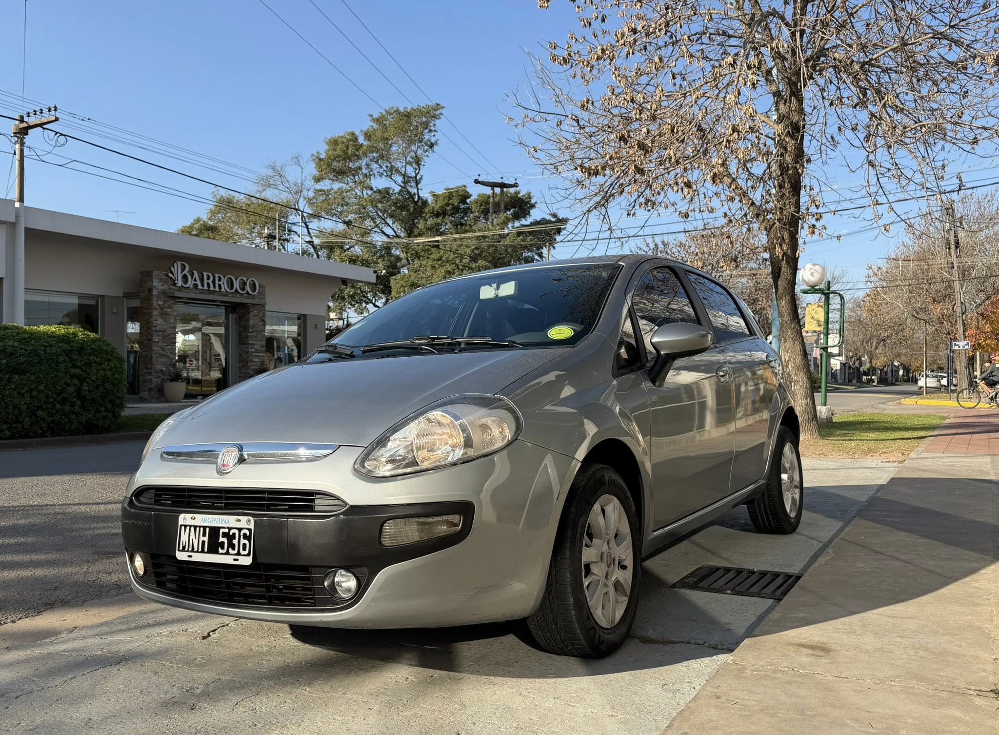 FIAT PUNTO ATTRACTIVE 1.4 8v M/T año 2013 SUPER CONFIABLE!! Financia Bco. Santander. Acércate a ORIO HNOS, SAN GENARO, concesionario oficial FORTHING suv - Imagen 10