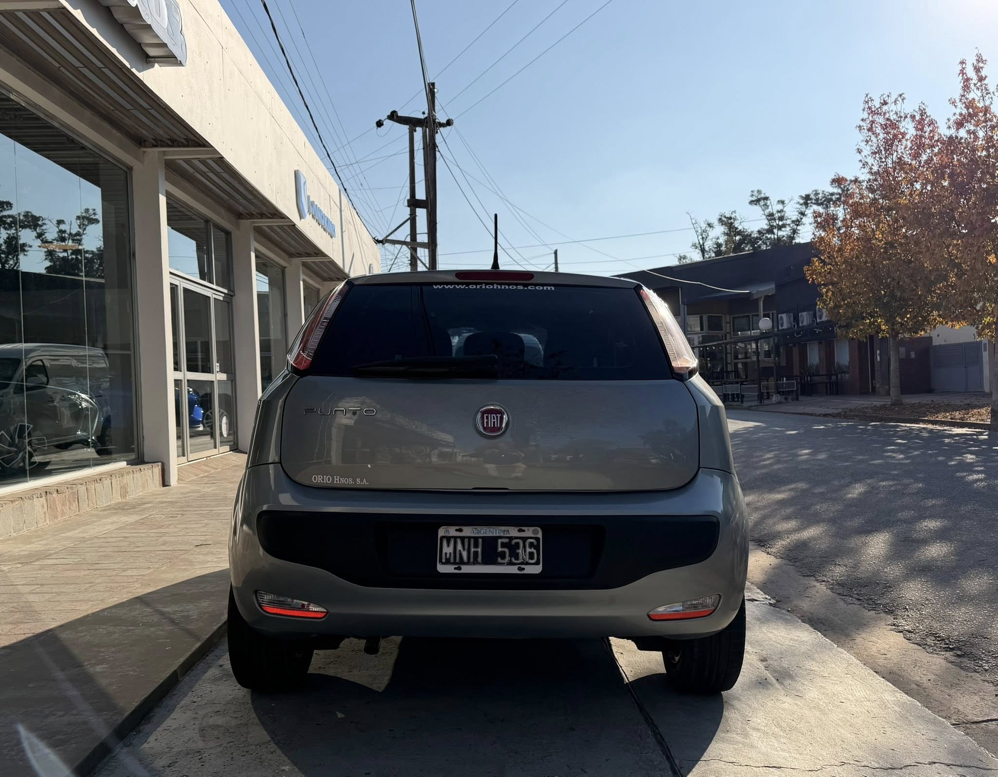 FIAT PUNTO ATTRACTIVE 1.4 8v M/T año 2013 SUPER CONFIABLE!! Financia Bco. Santander. Acércate a ORIO HNOS, SAN GENARO, concesionario oficial FORTHING suv - Imagen 3