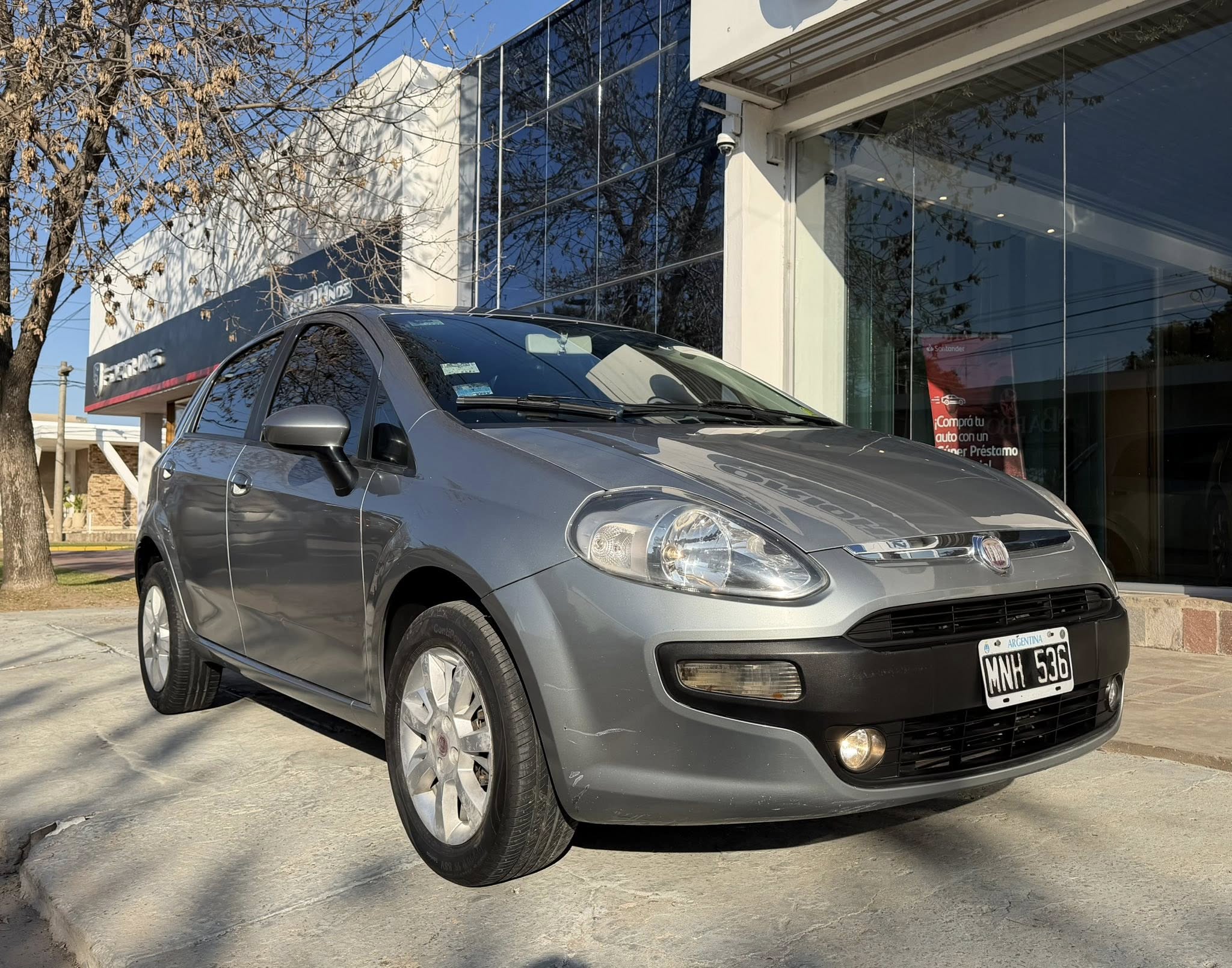 FIAT PUNTO ATTRACTIVE 1.4 8v M/T año 2013 SUPER CONFIABLE!! Financia Bco. Santander. Acércate a ORIO HNOS, SAN GENARO, concesionario oficial FORTHING suv