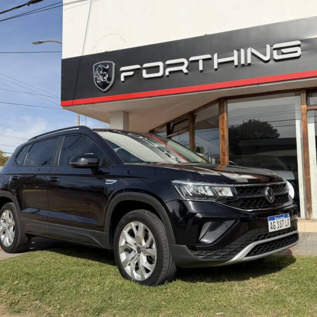VW TAOS 250 TSI COMFORTLINE TIPTRONIC año 2023, negro. Financia Bco. Santander. Acércate a ORIO HNOS, SAN GENARO, concesionario oficial FORTHING suv