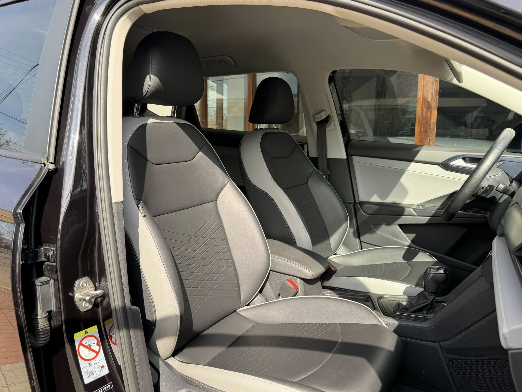 VW TAOS 250 TSI COMFORTLINE TIPTRONIC año 2023, negro. Financia Bco. Santander. Acércate a ORIO HNOS, SAN GENARO, concesionario oficial FORTHING suv - Imagen 8
