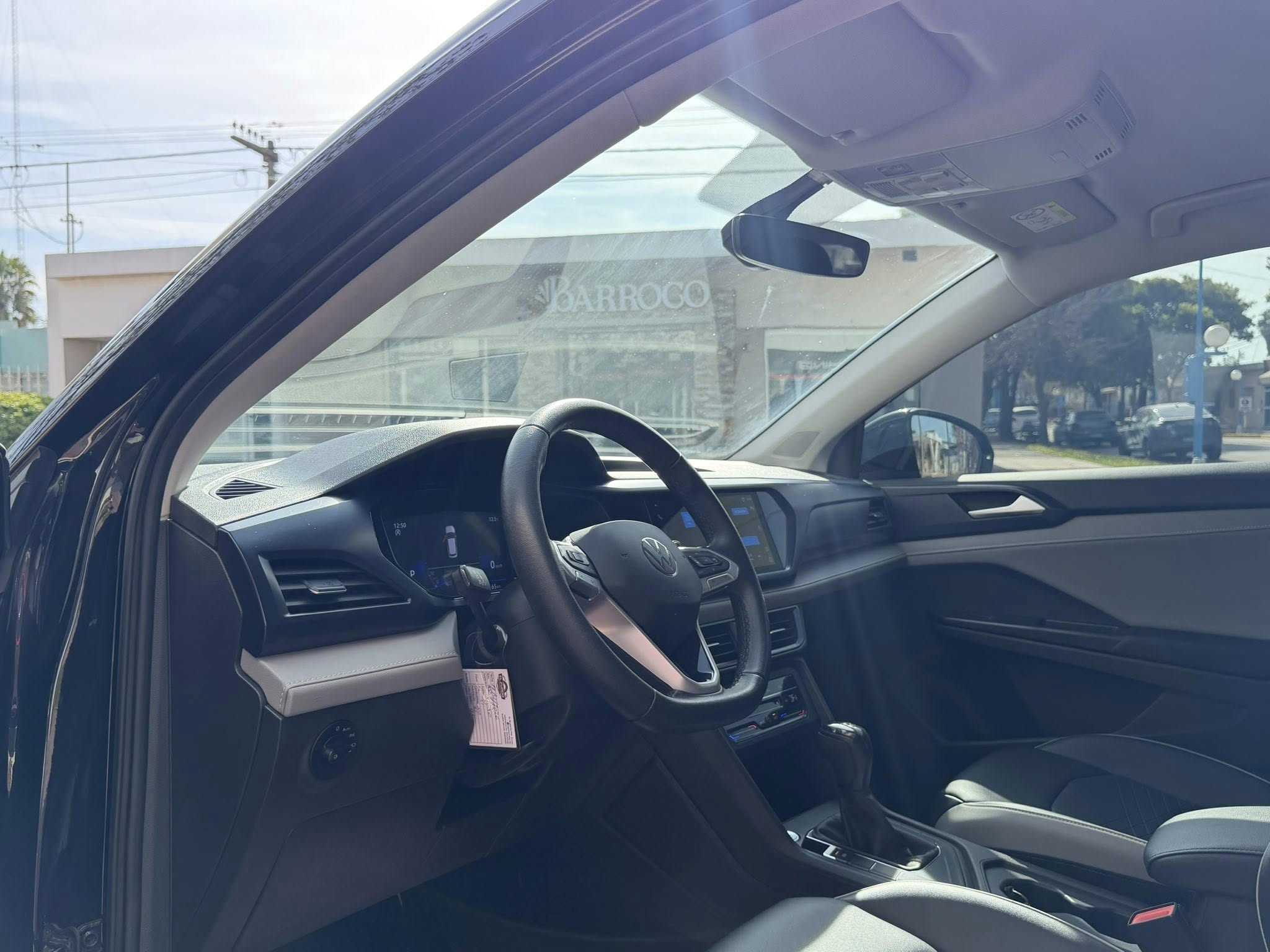 VW TAOS 250 TSI COMFORTLINE TIPTRONIC año 2023, negro. Financia Bco. Santander. Acércate a ORIO HNOS, SAN GENARO, concesionario oficial FORTHING suv - Imagen 12