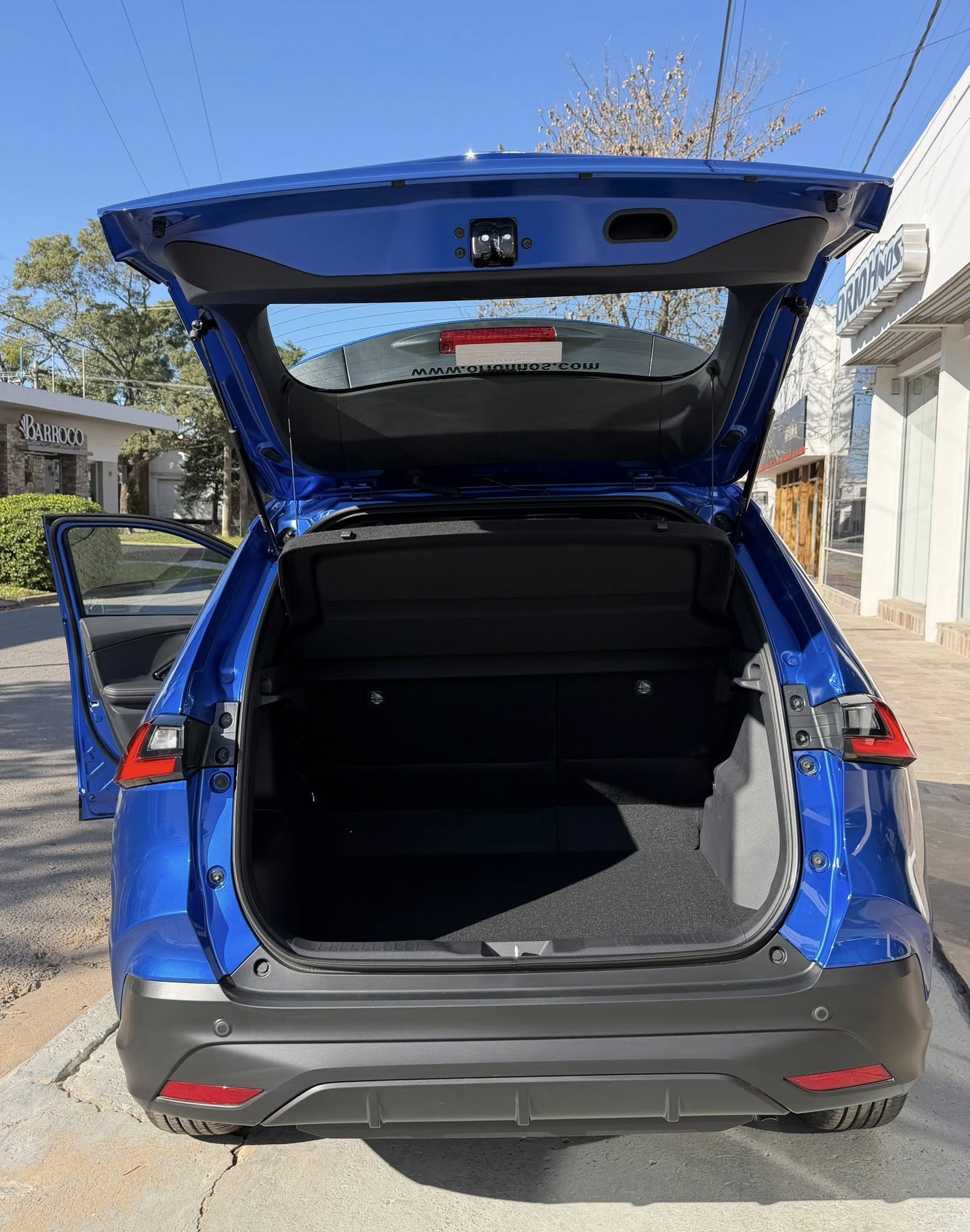 TOYOTA YARIS CROSS XEI HEV eCVT 0Km MY2026 azul metalizado. disponible. Financia Bco. Santander. Acércate a ORIO HNOS, SAN GENARO, concesionario oficial FORTHING suv - Imagen 11