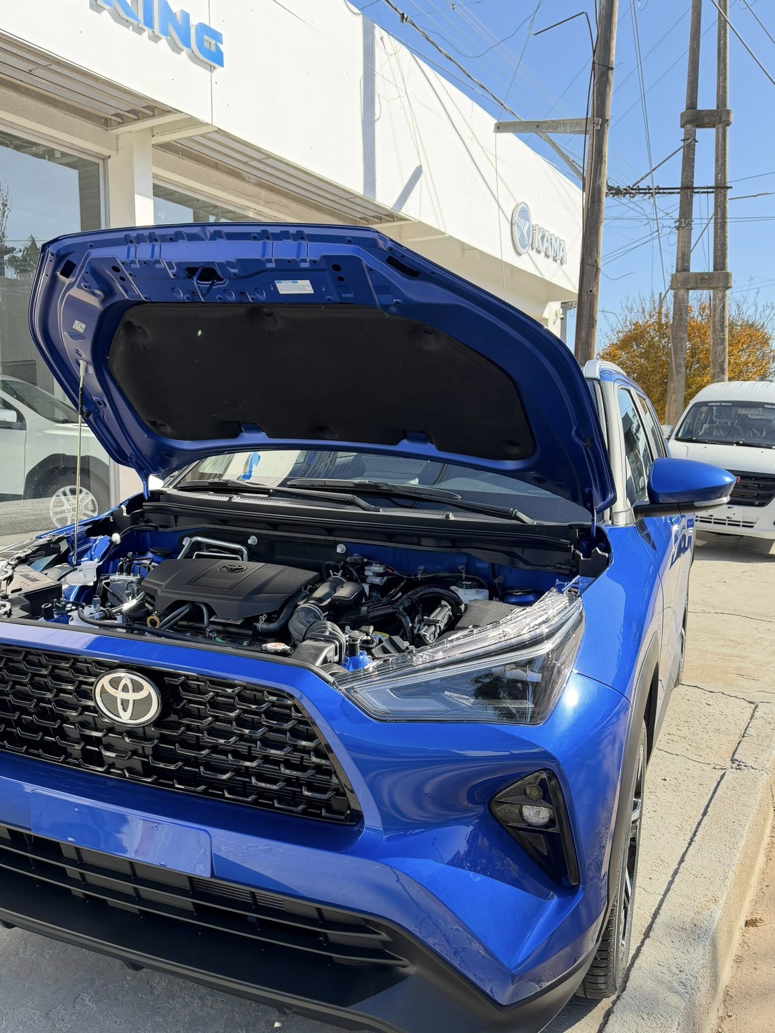 TOYOTA YARIS CROSS XEI HEV eCVT 0Km MY2026 azul metalizado. disponible. Financia Bco. Santander. Acércate a ORIO HNOS, SAN GENARO, concesionario oficial FORTHING suv - Imagen 8