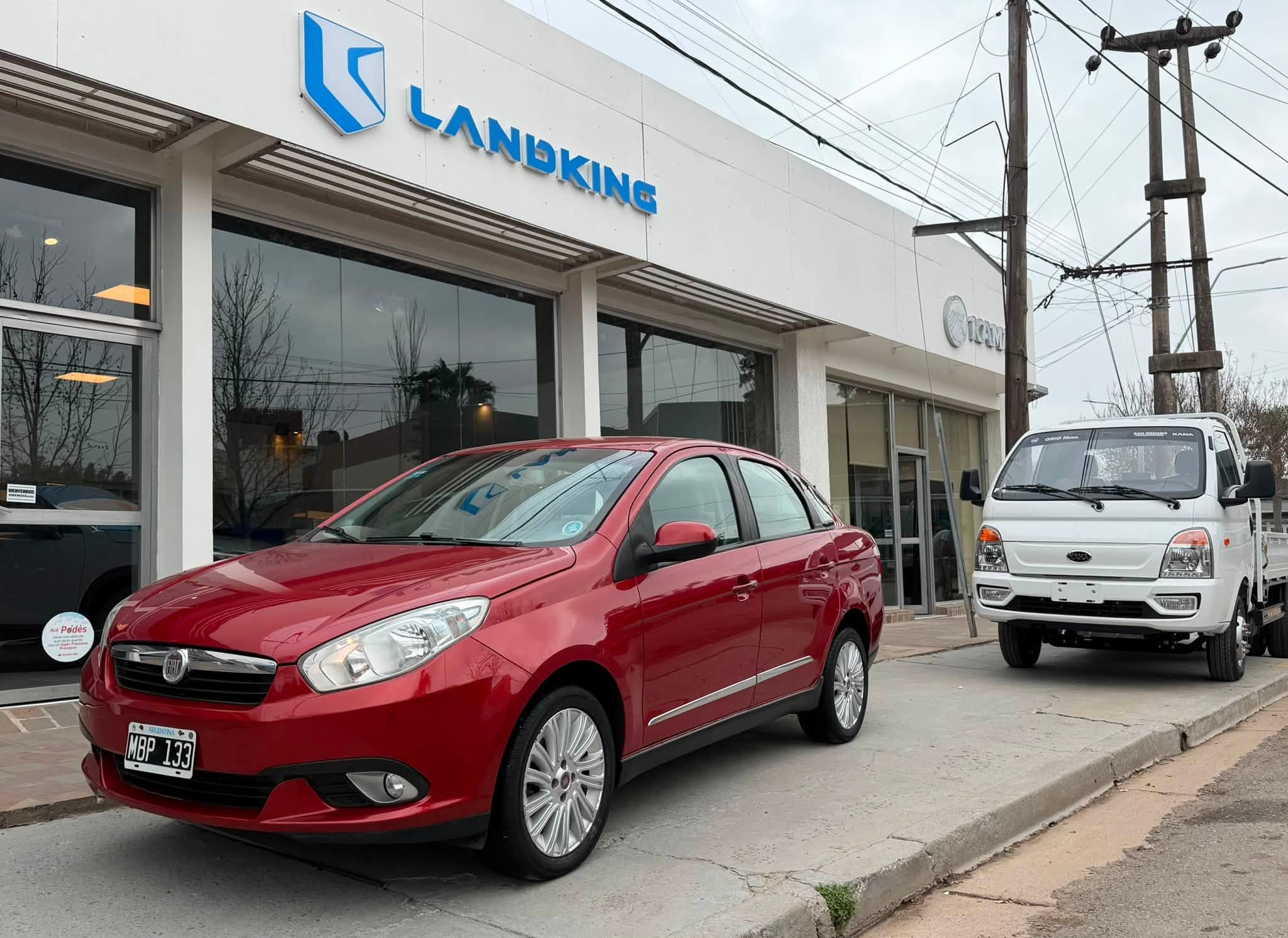 FIAT GRAND SIENA ESSENCE 1.6 16V M/T año 2013 IMPECABLE!! Financia Bco. Santander. Acércate a ORIO HNOS, SAN GENARO, concesionario oficial SHINERAY, DOMY Utilitarios
