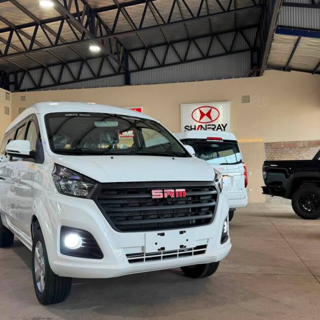 SHINERAY SRM 2.0 Nafta 136 CV Manual Familiar de 7 pasajeros M7 0 Km MY2026. Financia Bco. Santander. Acércate a ORIO HNOS, SAN GENARO, concesionario oficial SHINERAY, DOMY Utilitarios
